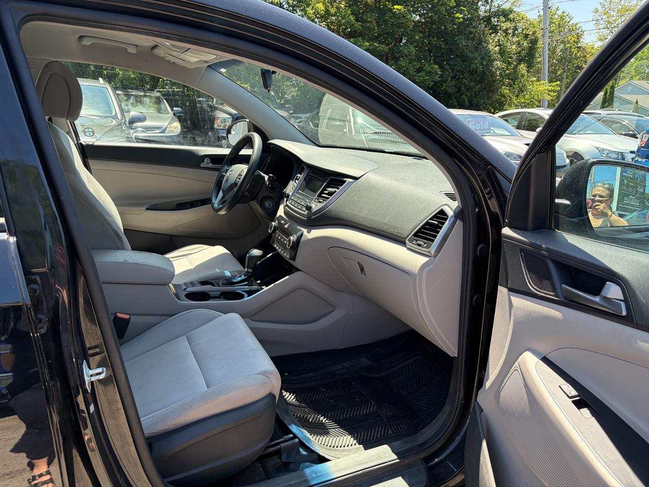 2017 Hyundai Tucson FWD 4DR 2.0L - Photo #11