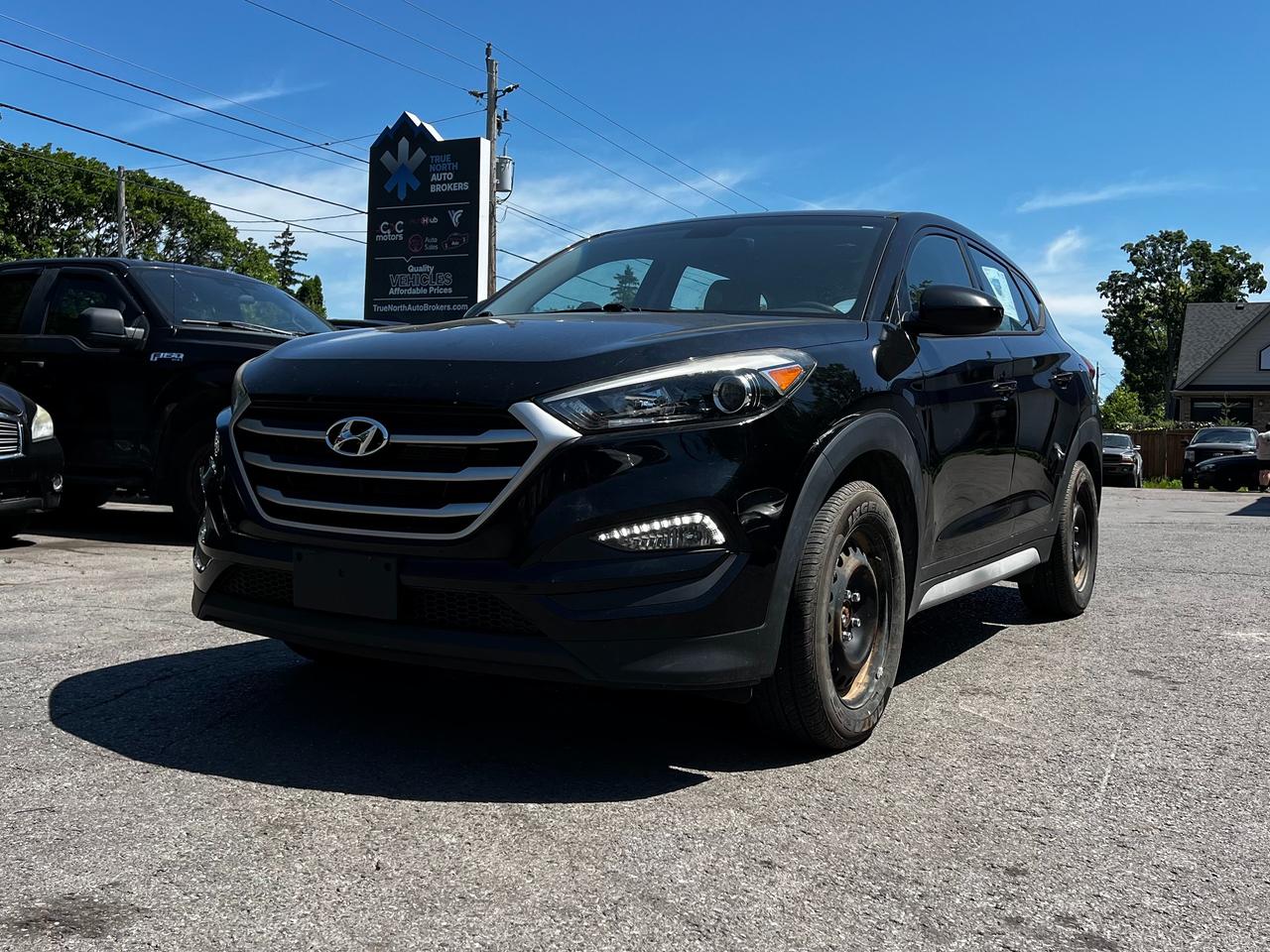2017 Hyundai Tucson FWD 4DR 2.0L - Photo #3