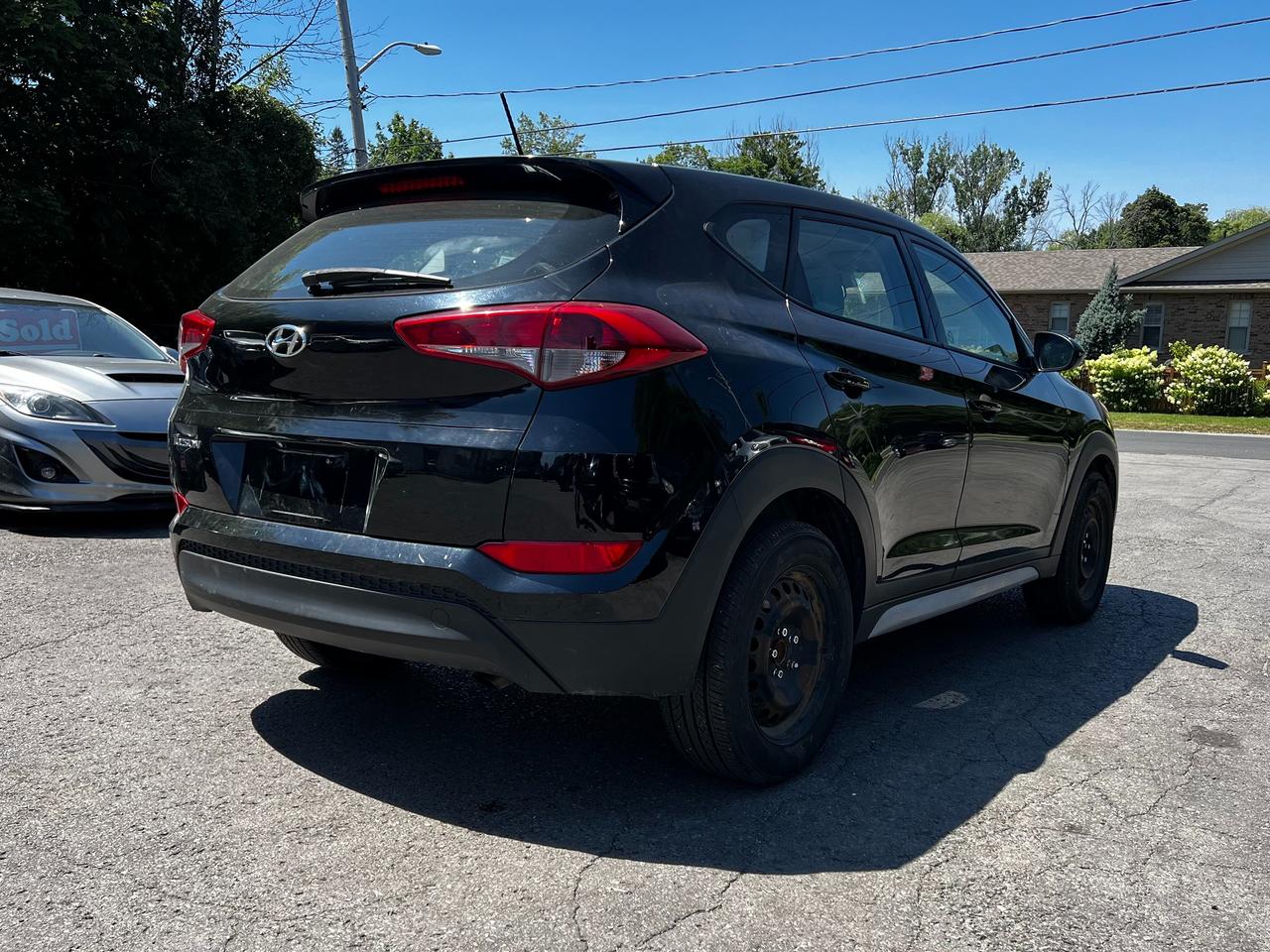 2017 Hyundai Tucson FWD 4DR 2.0L Photo