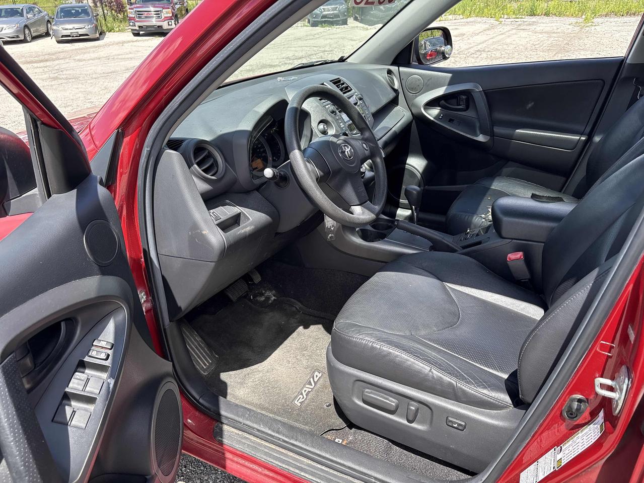 2011 Toyota RAV4 ONE OWNER! DEALER SERVICED, SUNROOF, 4WD, LEATHER! Photo