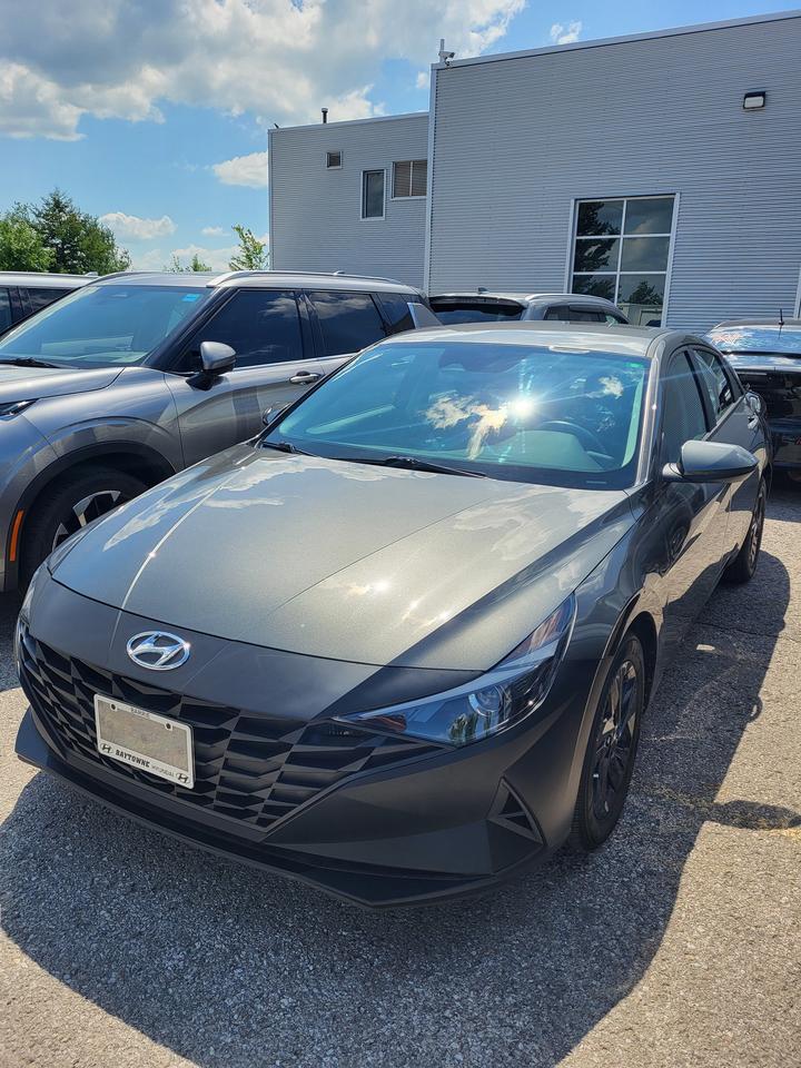Used 2023 Hyundai Elantra Preferred for sale in Barrie, ON