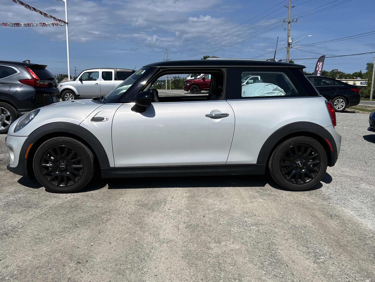 2016 MINI Cooper SUPER CLEAN!! 98K!! AUTO, LEATHER, SUNROOF!! - Photo #5