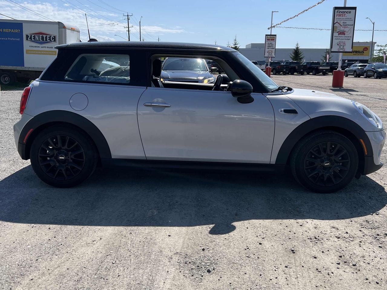2016 MINI Cooper SUPER CLEAN!! 98K!! AUTO, LEATHER, SUNROOF!! - Photo #9