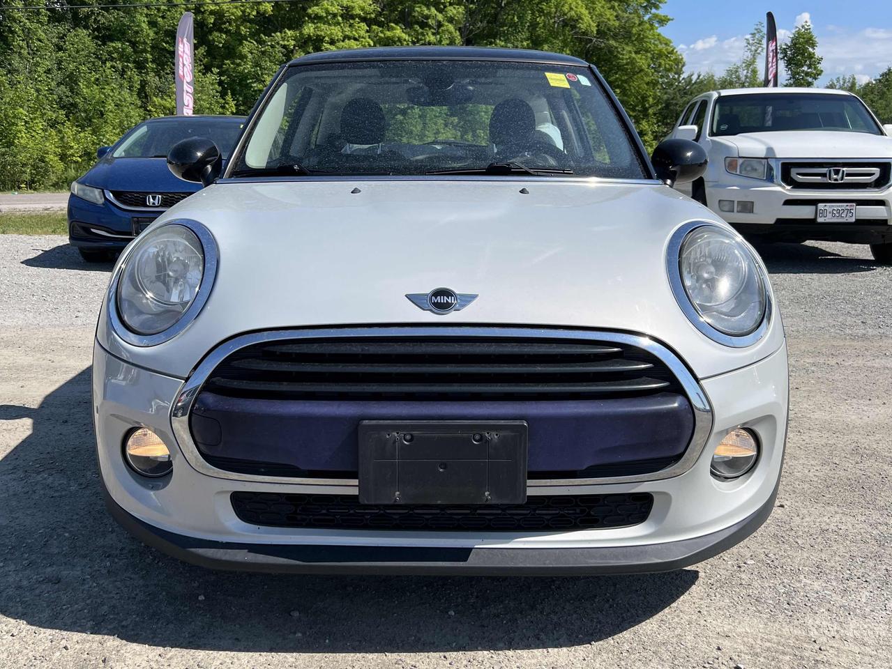 2016 MINI Cooper SUPER CLEAN!! 98K!! AUTO, LEATHER, SUNROOF!! Photo