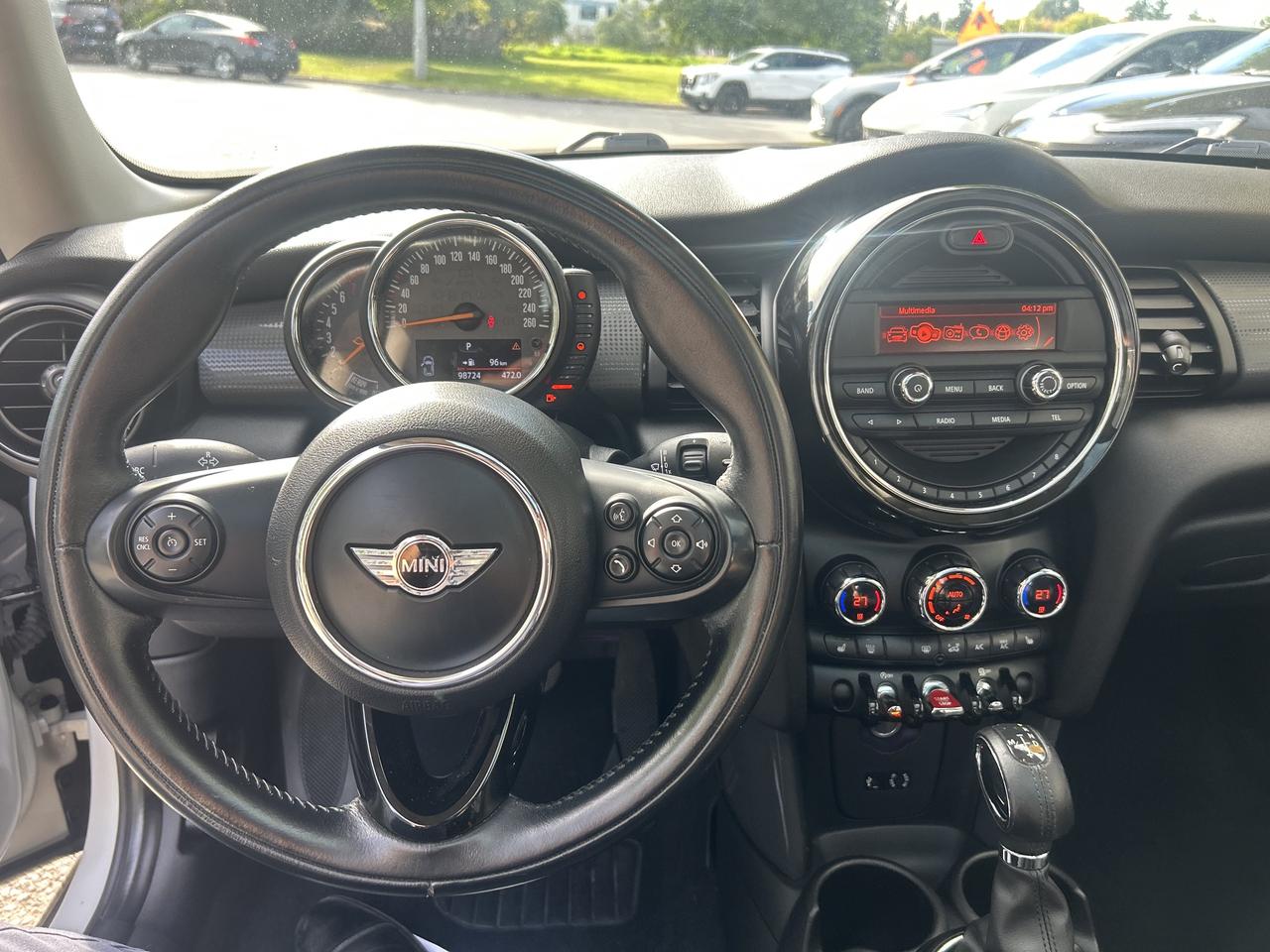 2016 MINI Cooper SUPER CLEAN!! 98K!! AUTO, LEATHER, SUNROOF!! Photo