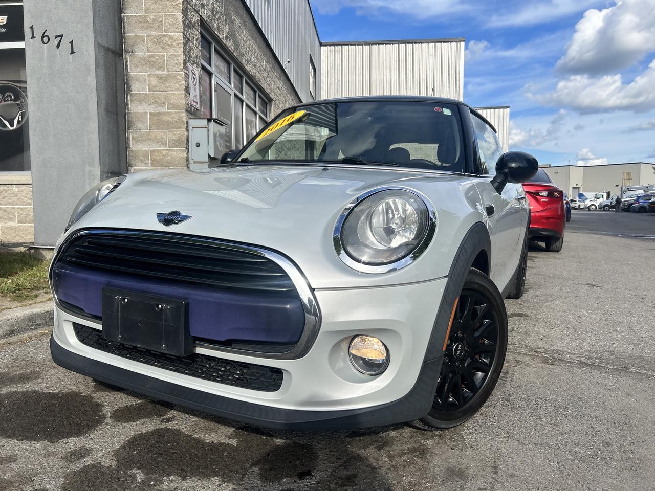 2016 MINI Cooper SUPER CLEAN!! 98K!! AUTO, LEATHER, SUNROOF!! Photo