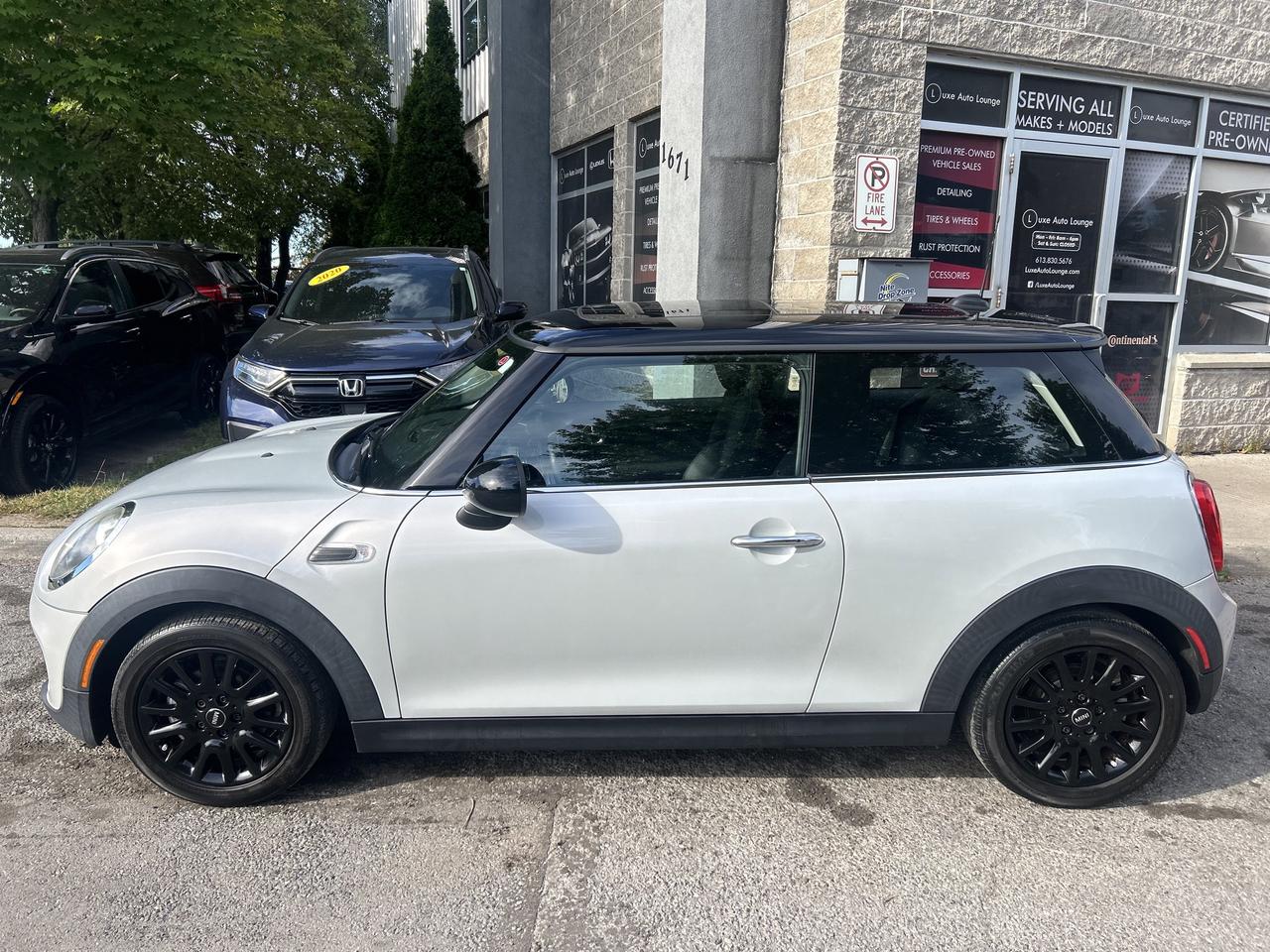 2016 MINI Cooper SUPER CLEAN!! 98K!! AUTO, LEATHER, SUNROOF!! Photo