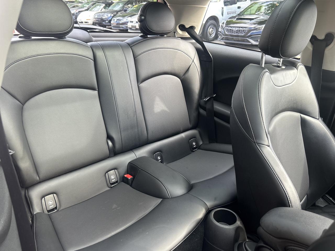 2016 MINI Cooper SUPER CLEAN!! 98K!! AUTO, LEATHER, SUNROOF!! Photo