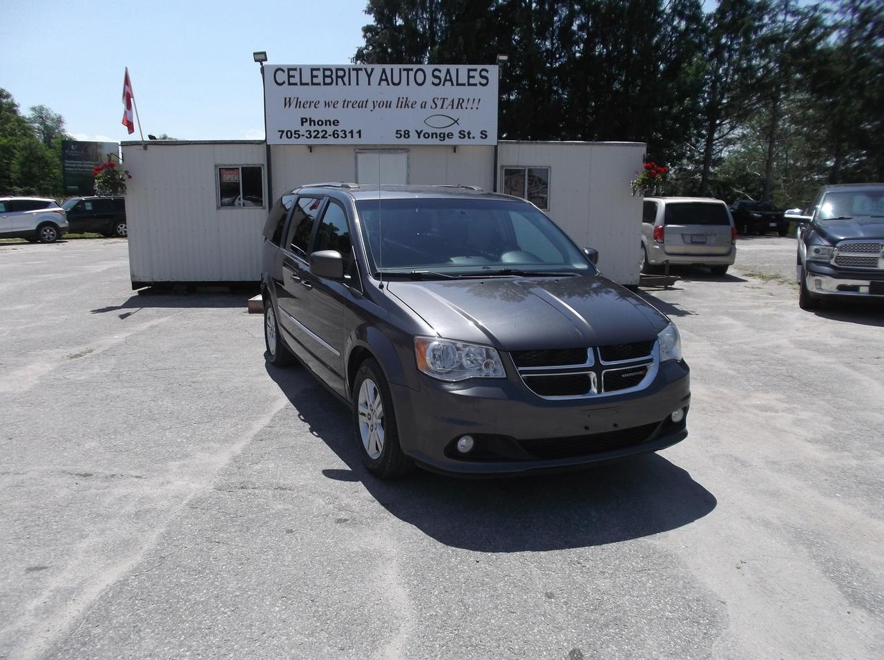 2017 Dodge Grand Caravan Crew - Photo #1
