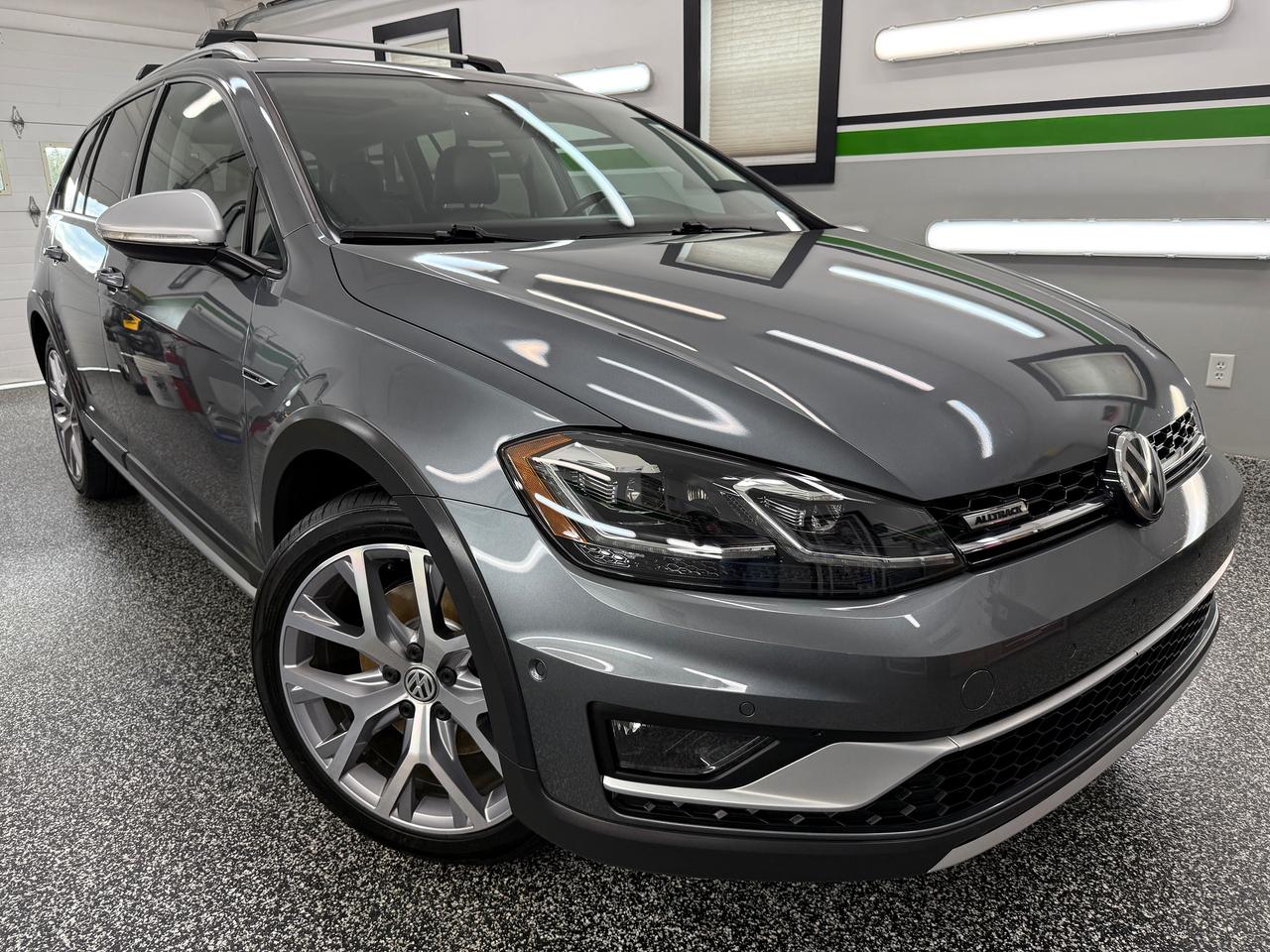 Gray 2018 Volkswagen Golf Alltrack Wagon Automatic
