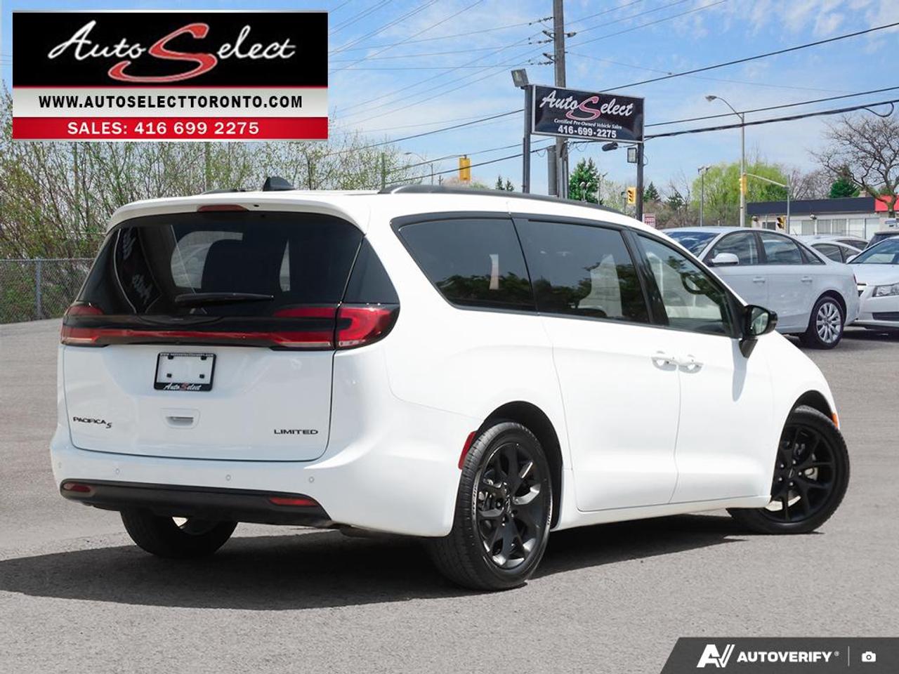 2025 Chrysler Pacifica Limited Sport "S" - Pano Sunroof - Carplay - Clean Carfax Photo3