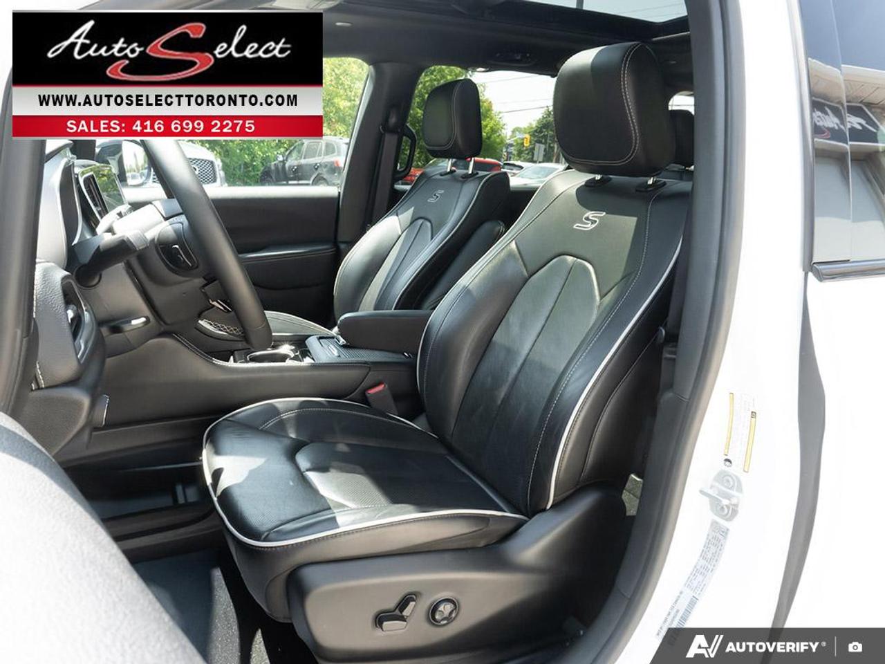 2025 Chrysler Pacifica Limited Sport "S" - Pano Sunroof - Carplay - Clean Carfax Photo
