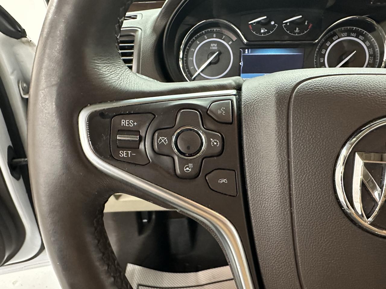 2016 Buick Regal Premium II Photo13