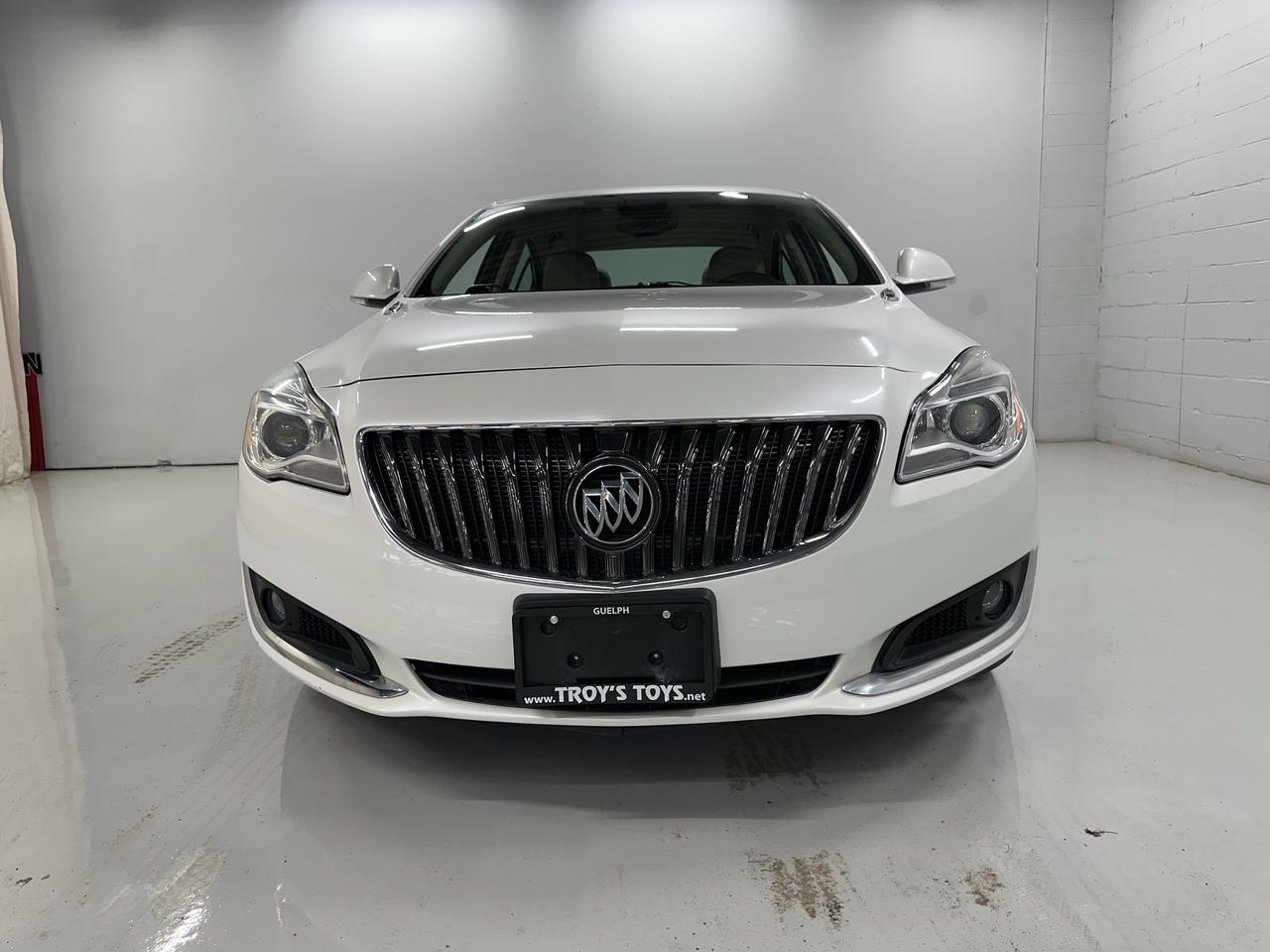 2016 Buick Regal Premium II Photo2