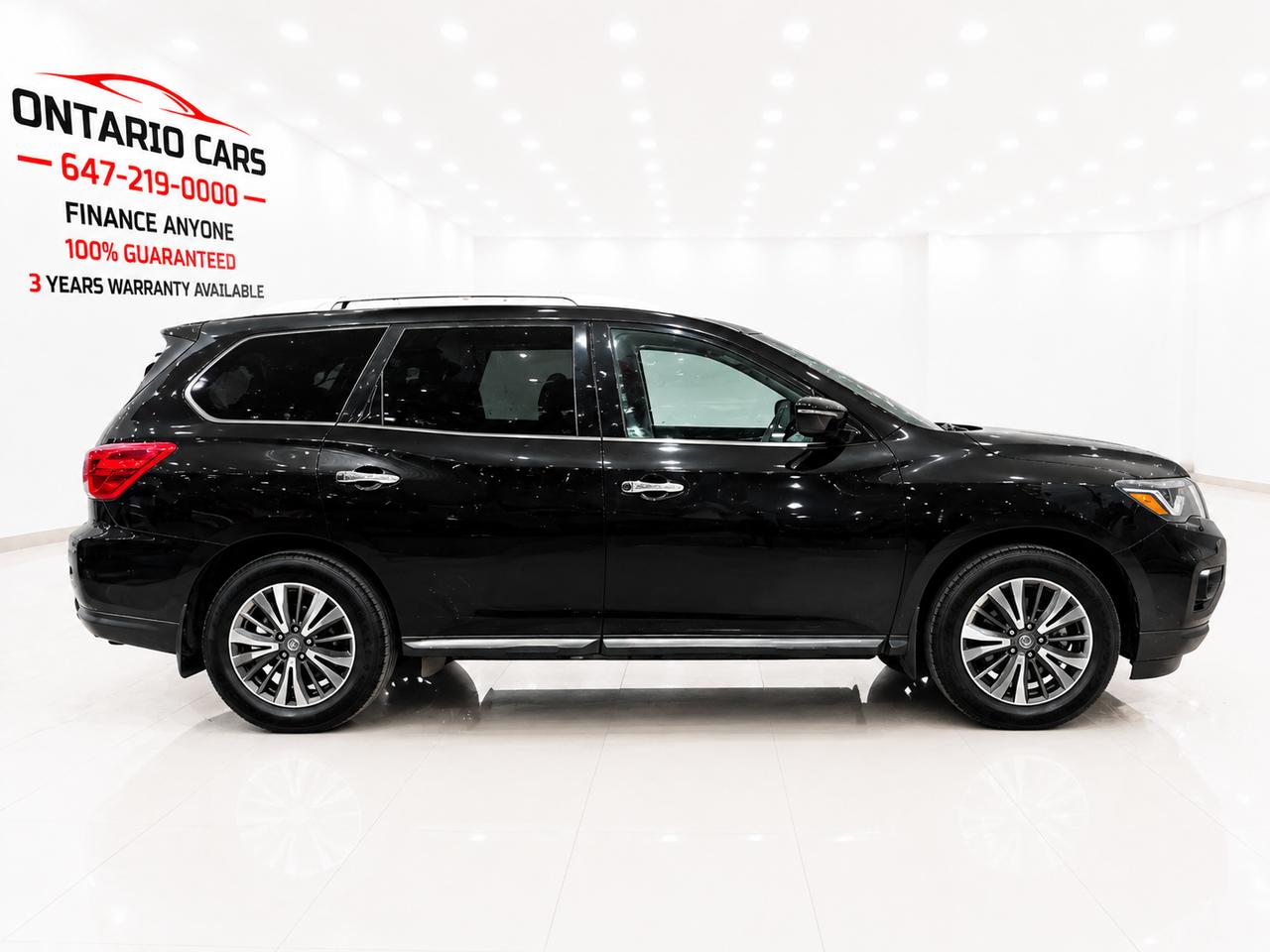 2018 Nissan Pathfinder SV Tech Photo