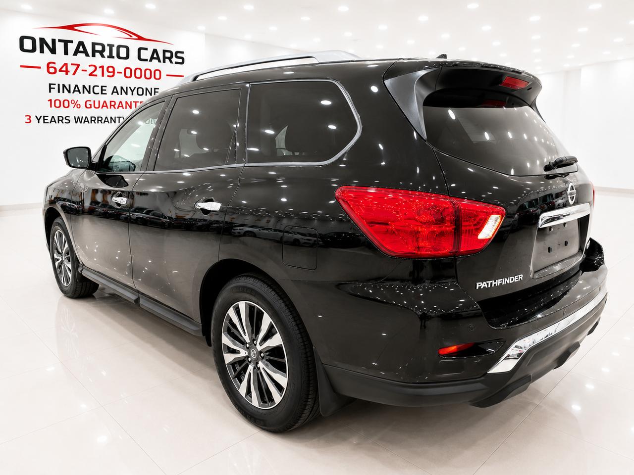 2018 Nissan Pathfinder SV Tech Photo