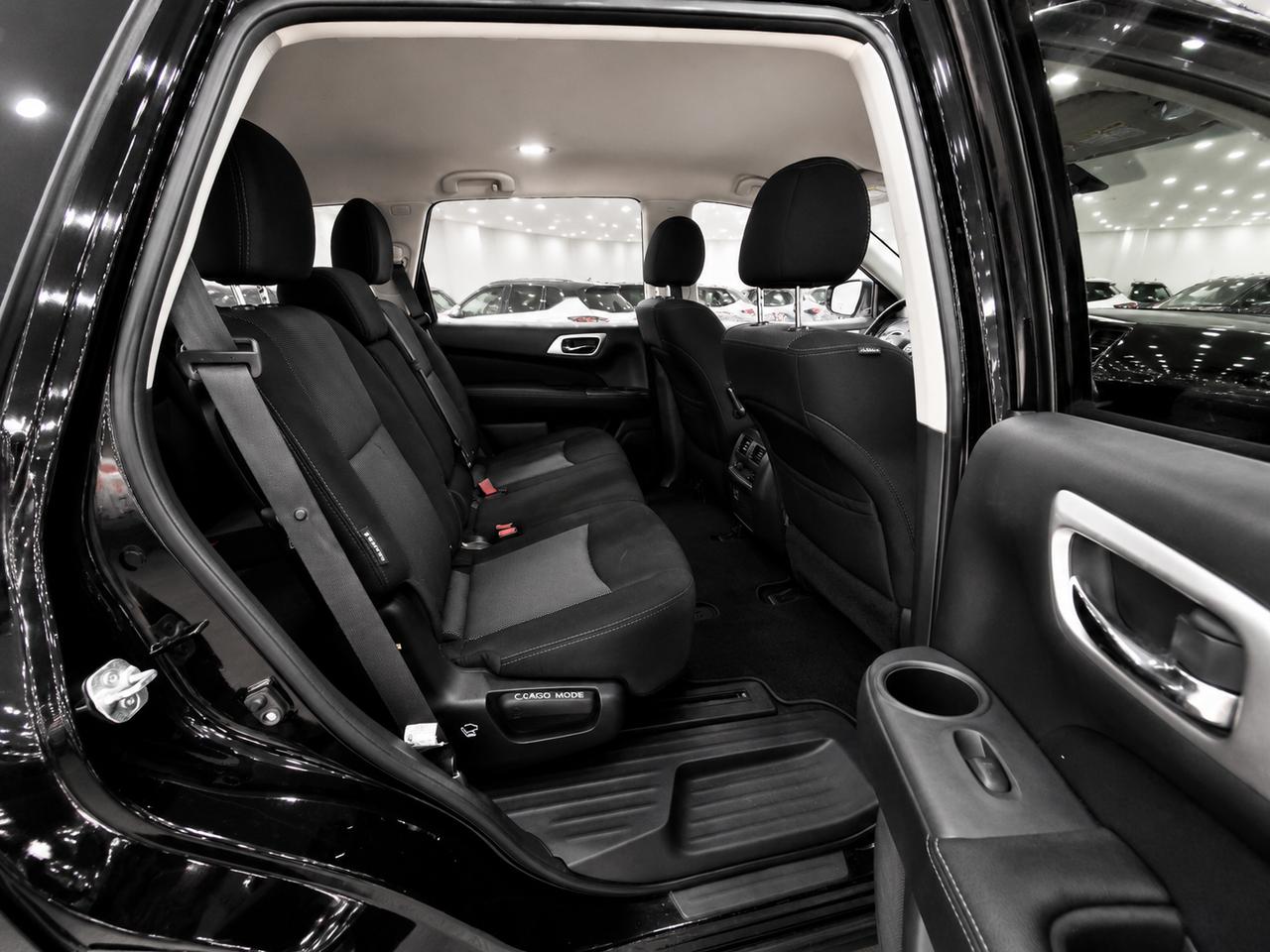 2018 Nissan Pathfinder SV Tech Photo