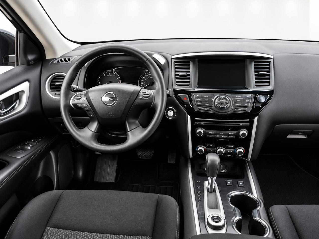 2018 Nissan Pathfinder SV Tech Photo