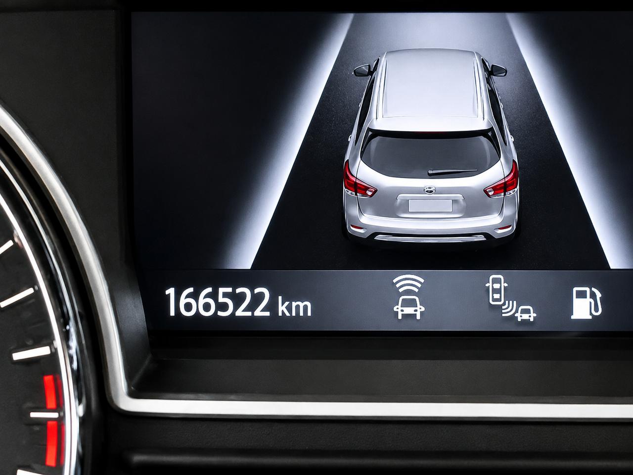 2018 Nissan Pathfinder SV Tech Photo