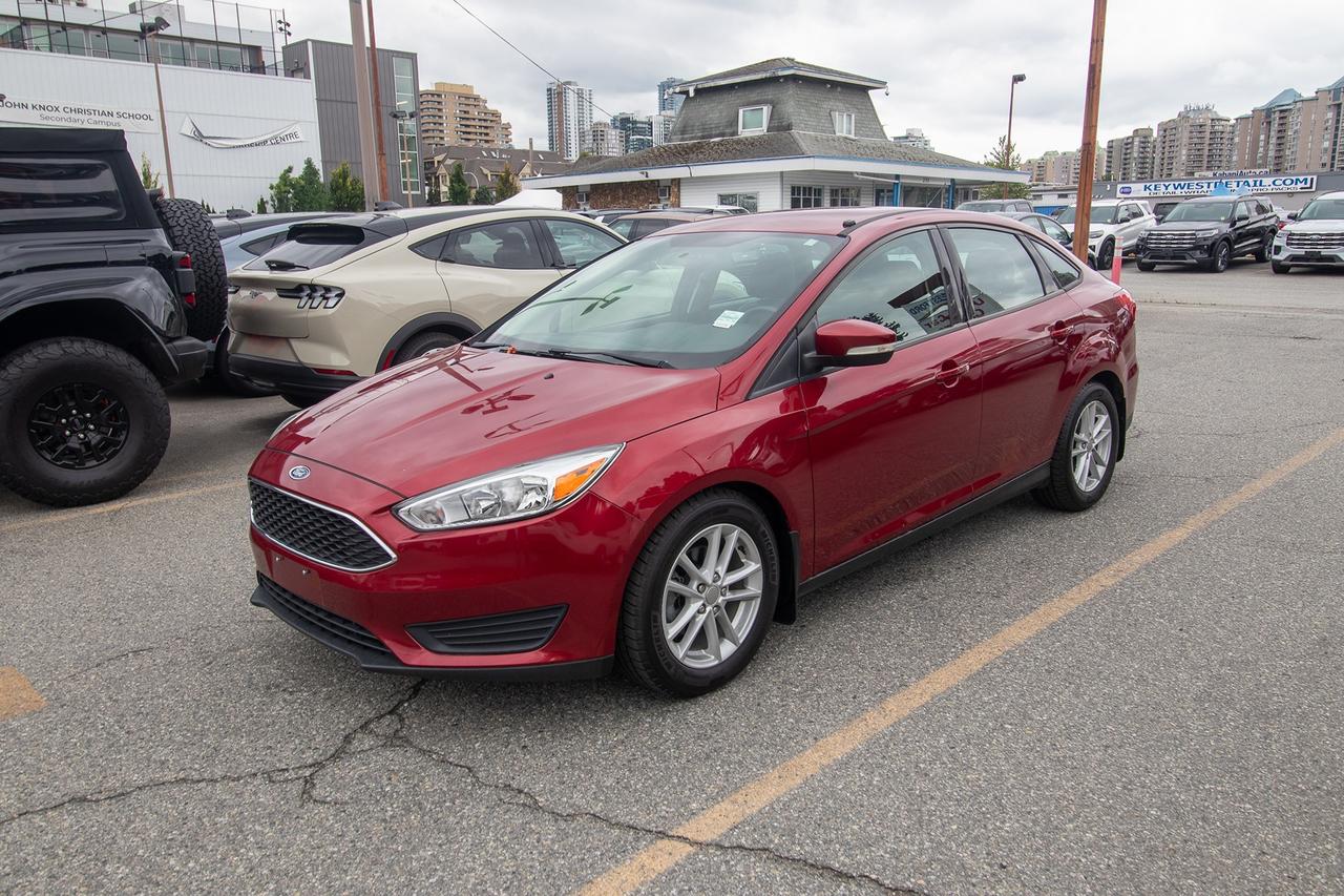 2015 Ford Focus SE Photo1