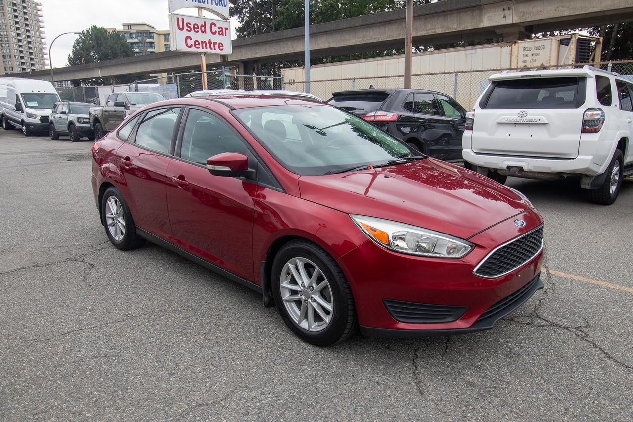 2015 Ford Focus SE Photo3