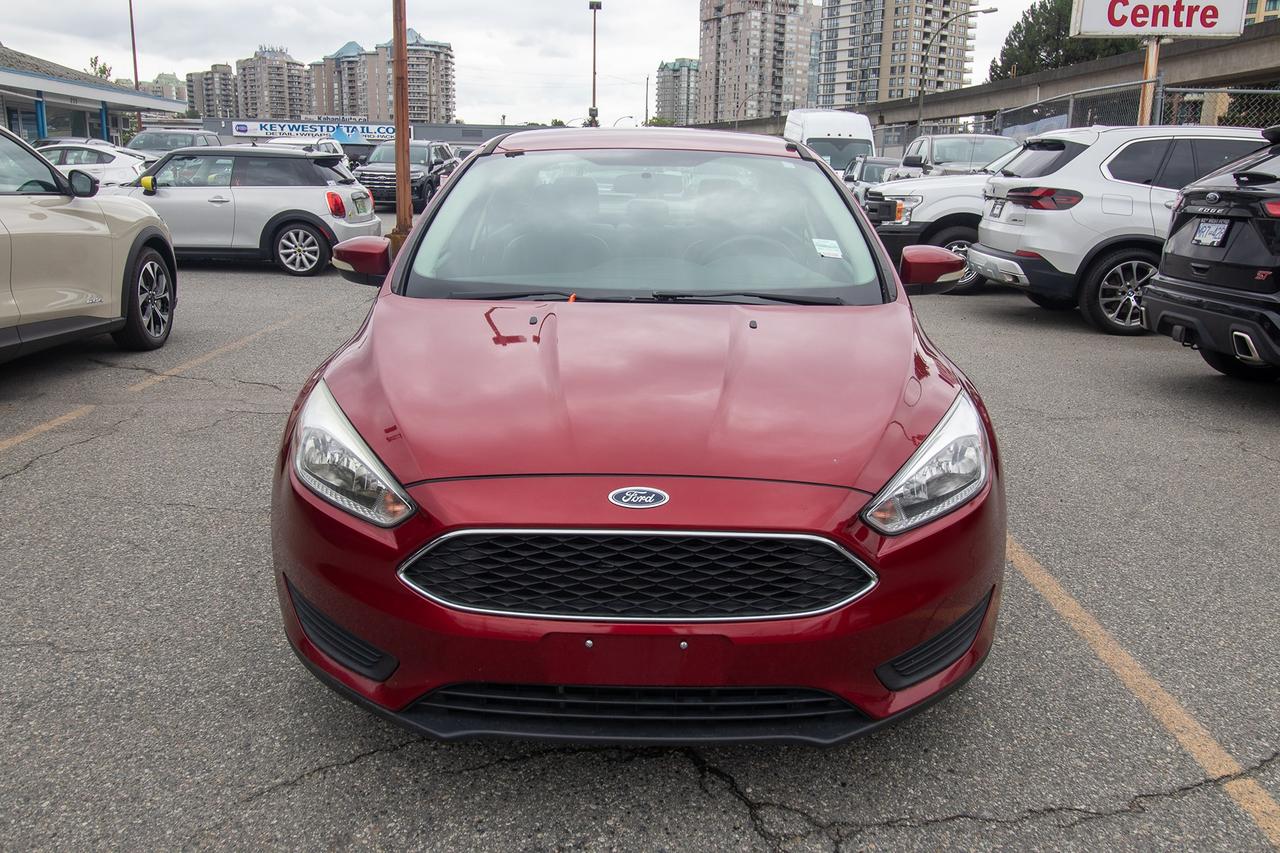 2015 Ford Focus SE Photo2