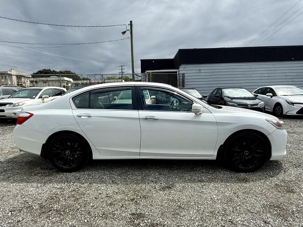 2014 Honda Accord FINANCING AVAILABLE Photo4