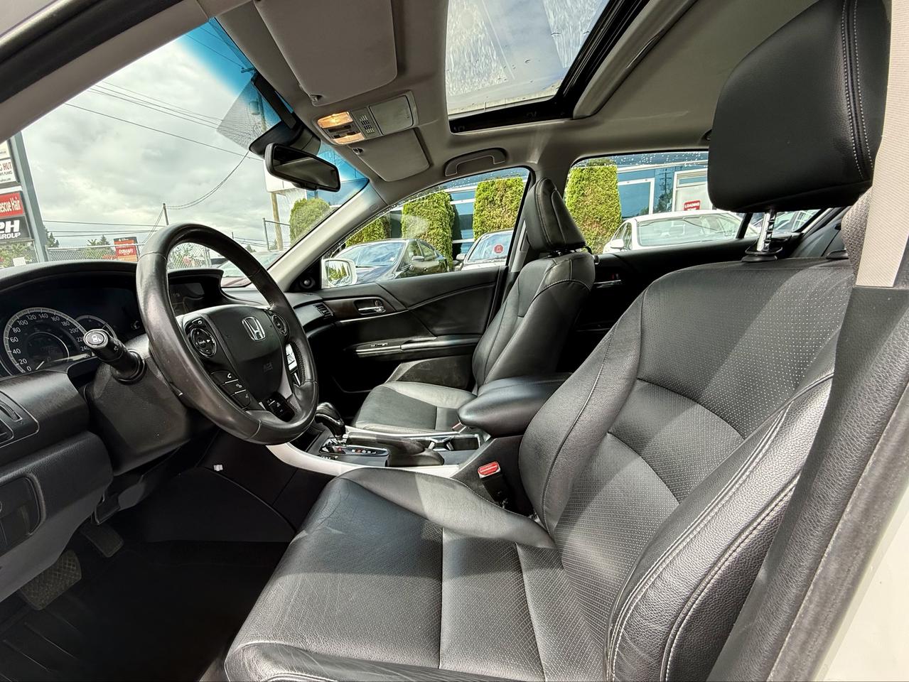 2014 Honda Accord FINANCING AVAILABLE Photo9