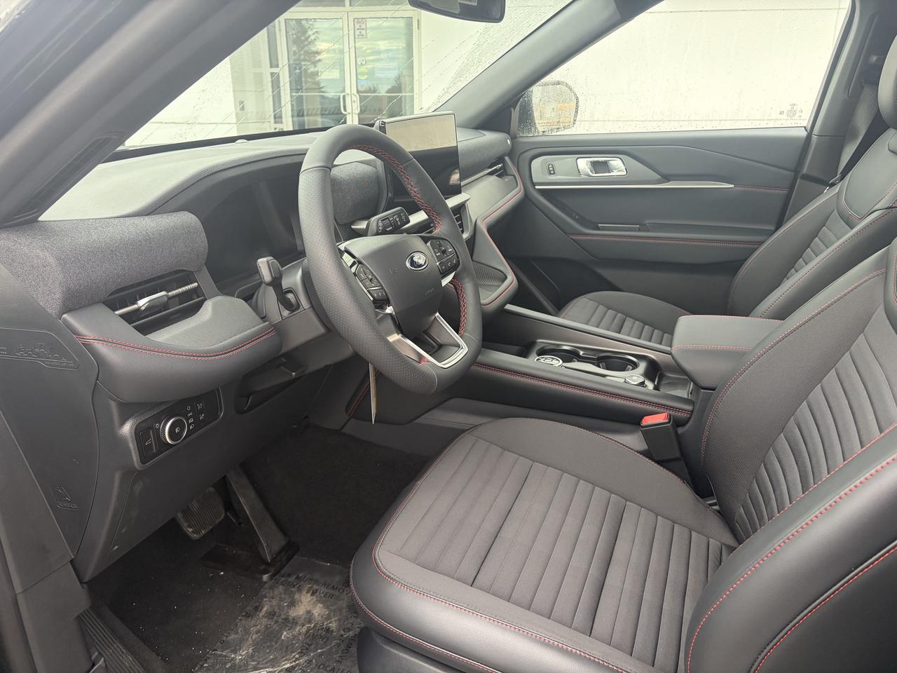 2026 Ford Explorer ST-Line 4WD Photo
