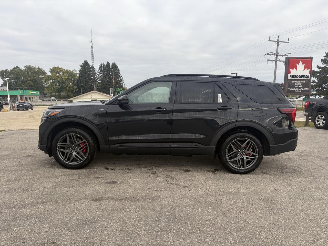 2026 Ford Explorer ST-Line 4WD Photo2