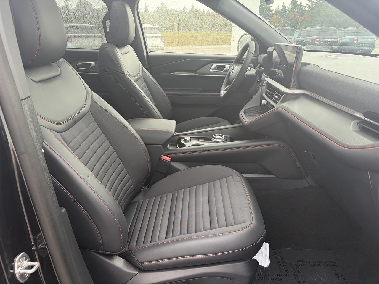 2026 Ford Explorer ST-Line 4WD Photo