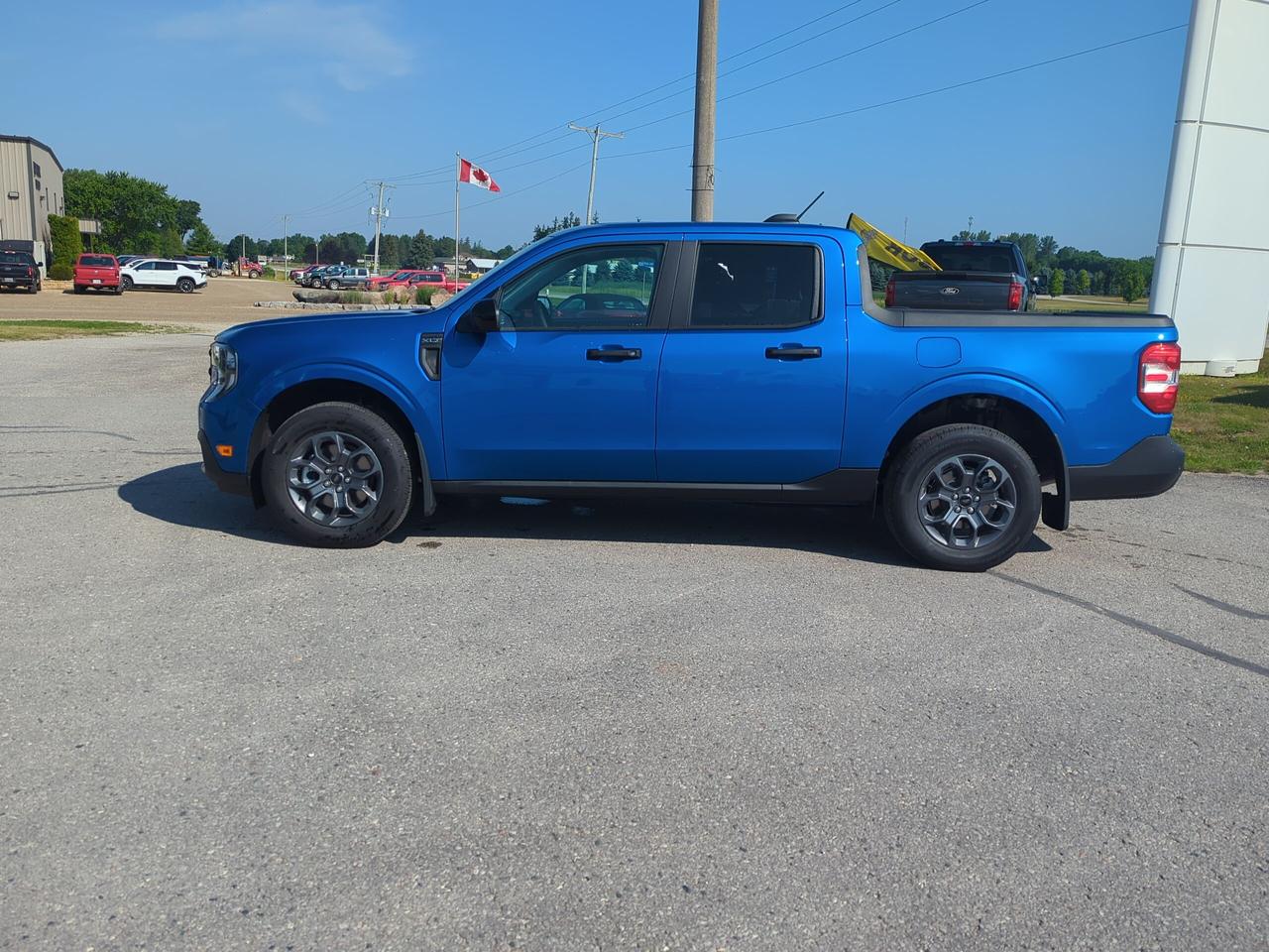 2026 Ford Maverick XLT SuperCrew Hybrid AWD Photo2