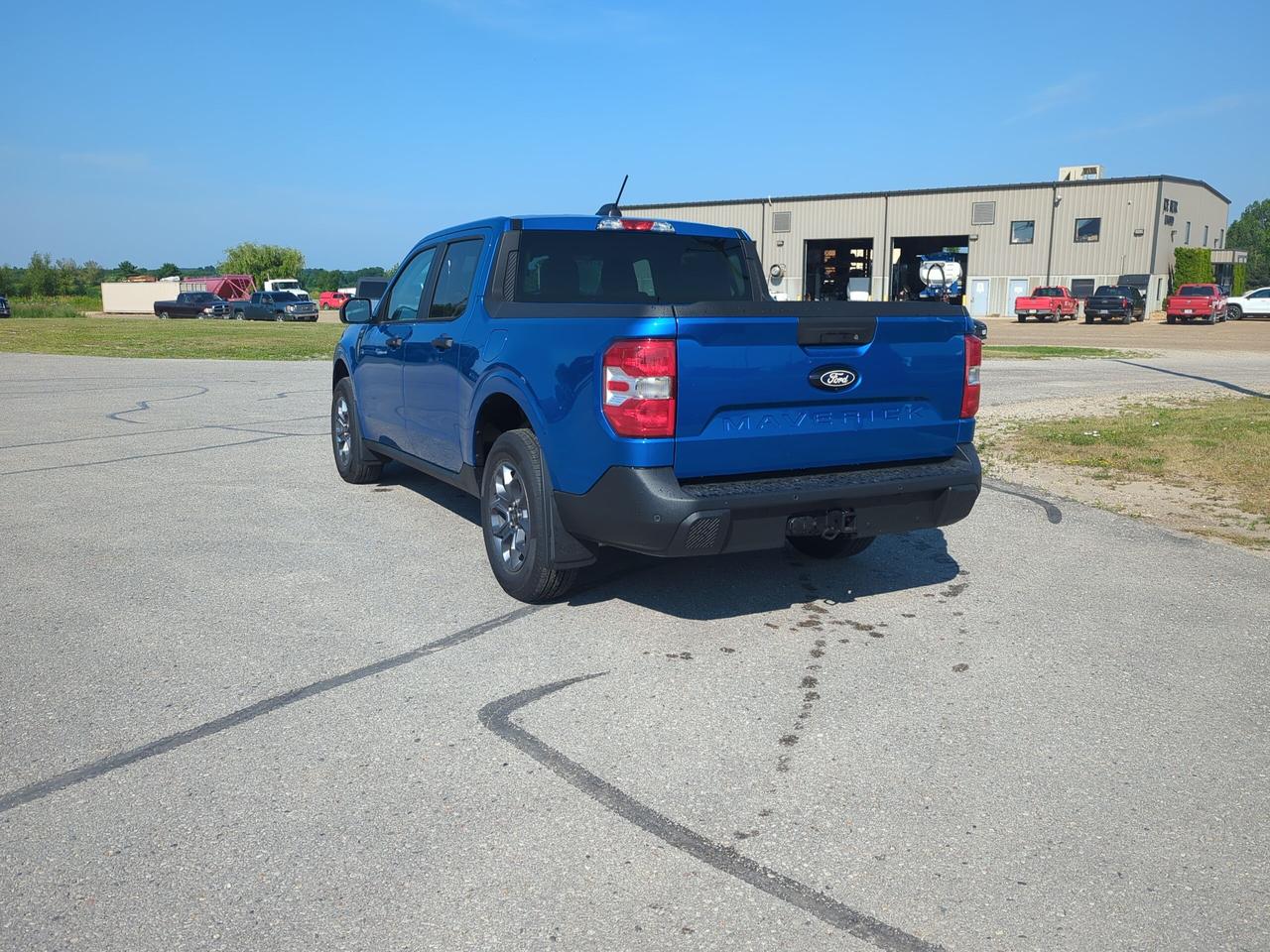 2026 Ford Maverick XLT SuperCrew Hybrid AWD Photo3
