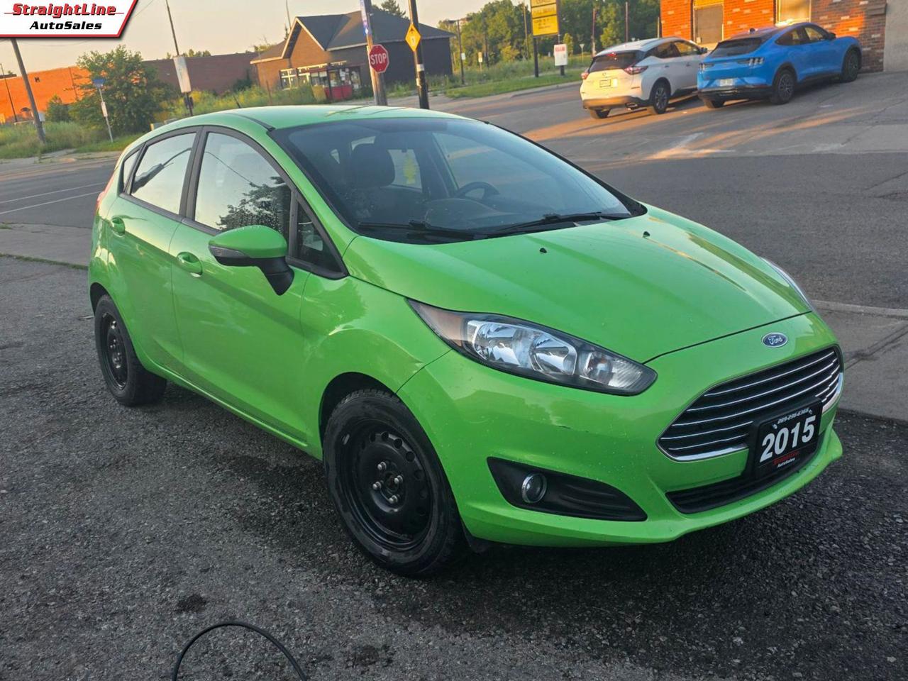 2015 Ford Fiesta SE Hatchback Photo3