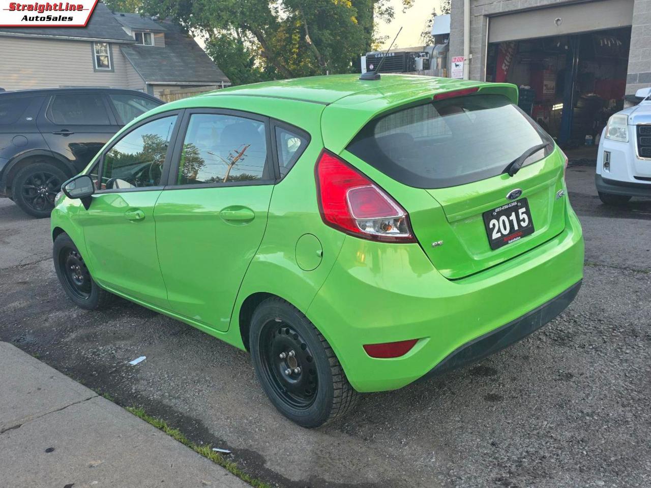 2015 Ford Fiesta SE Hatchback Photo