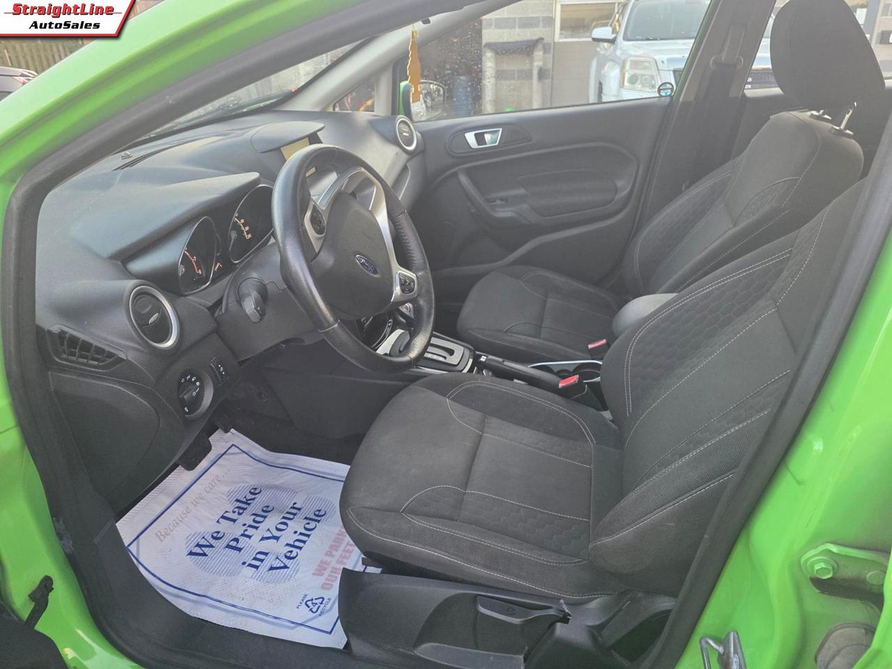 2015 Ford Fiesta SE Hatchback Photo