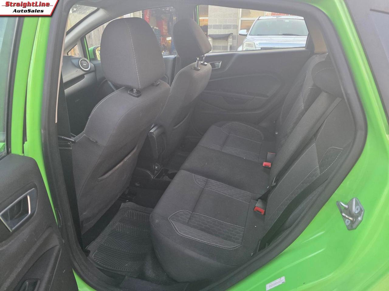 2015 Ford Fiesta SE Hatchback Photo