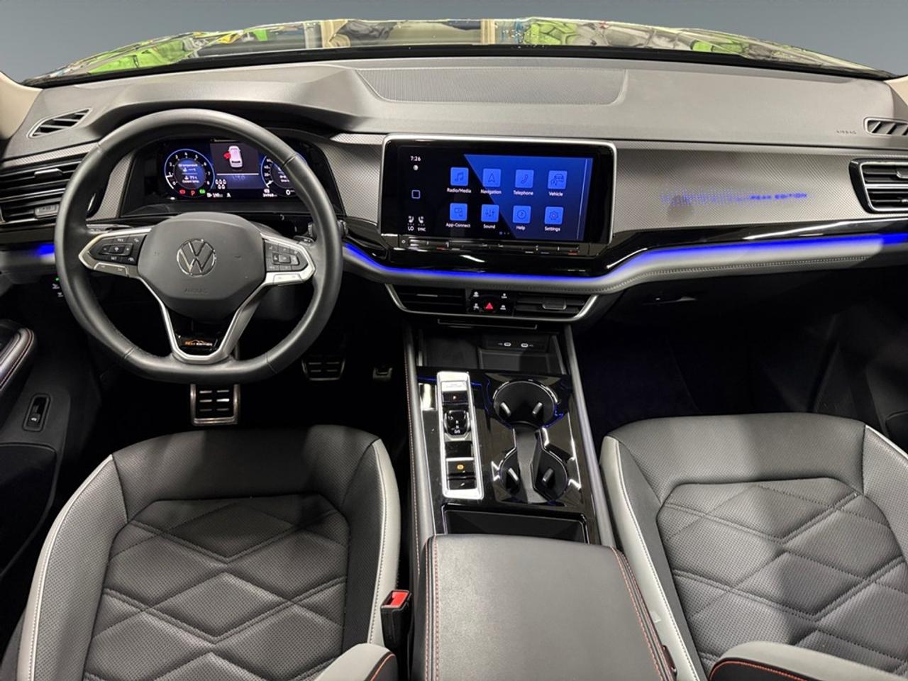 2024 Volkswagen Atlas Peak Edition 2.0 TSI 4MOTION Photo