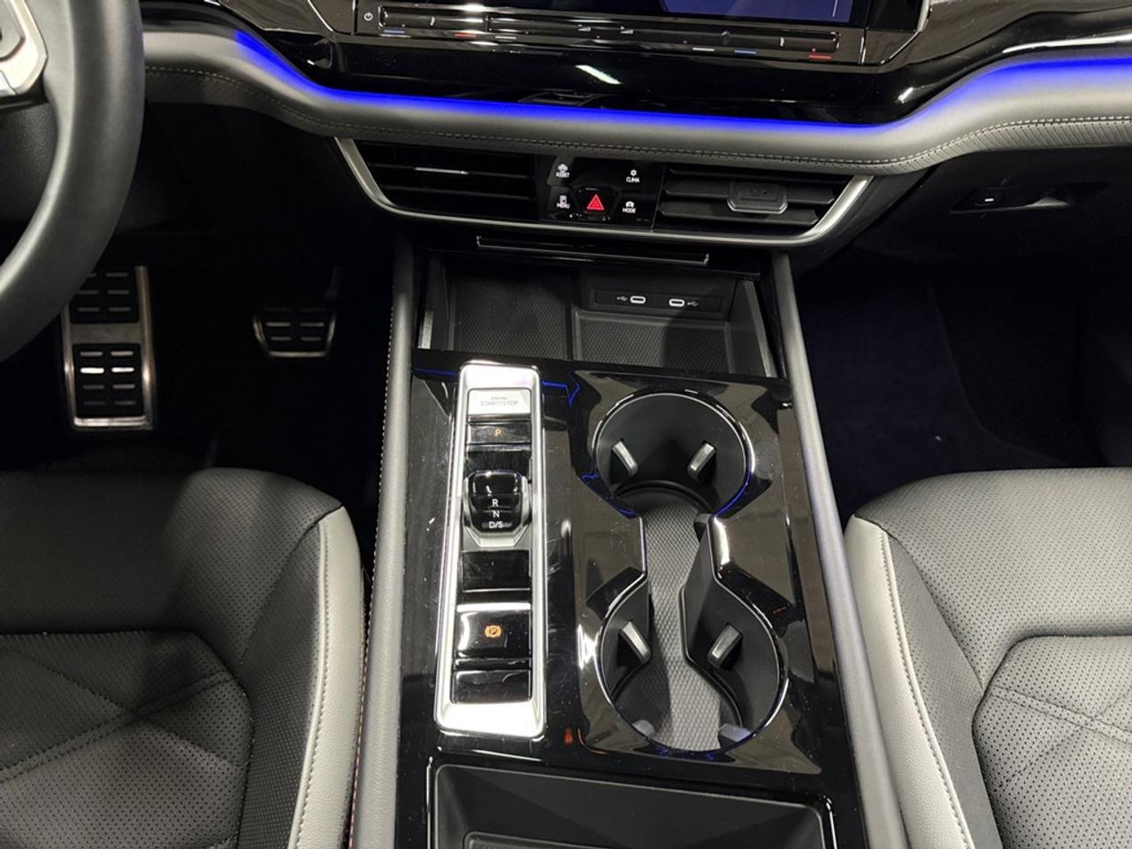 2024 Volkswagen Atlas Peak Edition 2.0 TSI 4MOTION Photo