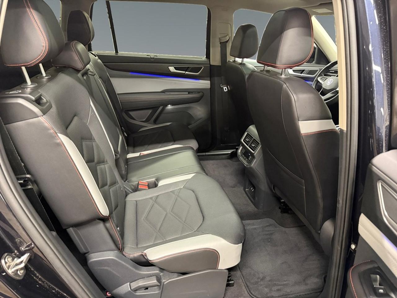 2024 Volkswagen Atlas Peak Edition 2.0 TSI 4MOTION Photo