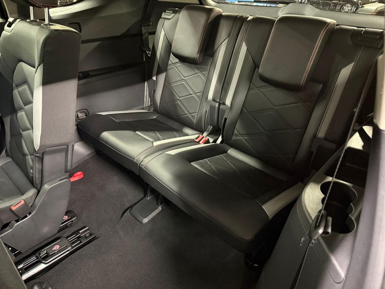 2024 Volkswagen Atlas Peak Edition 2.0 TSI 4MOTION Photo
