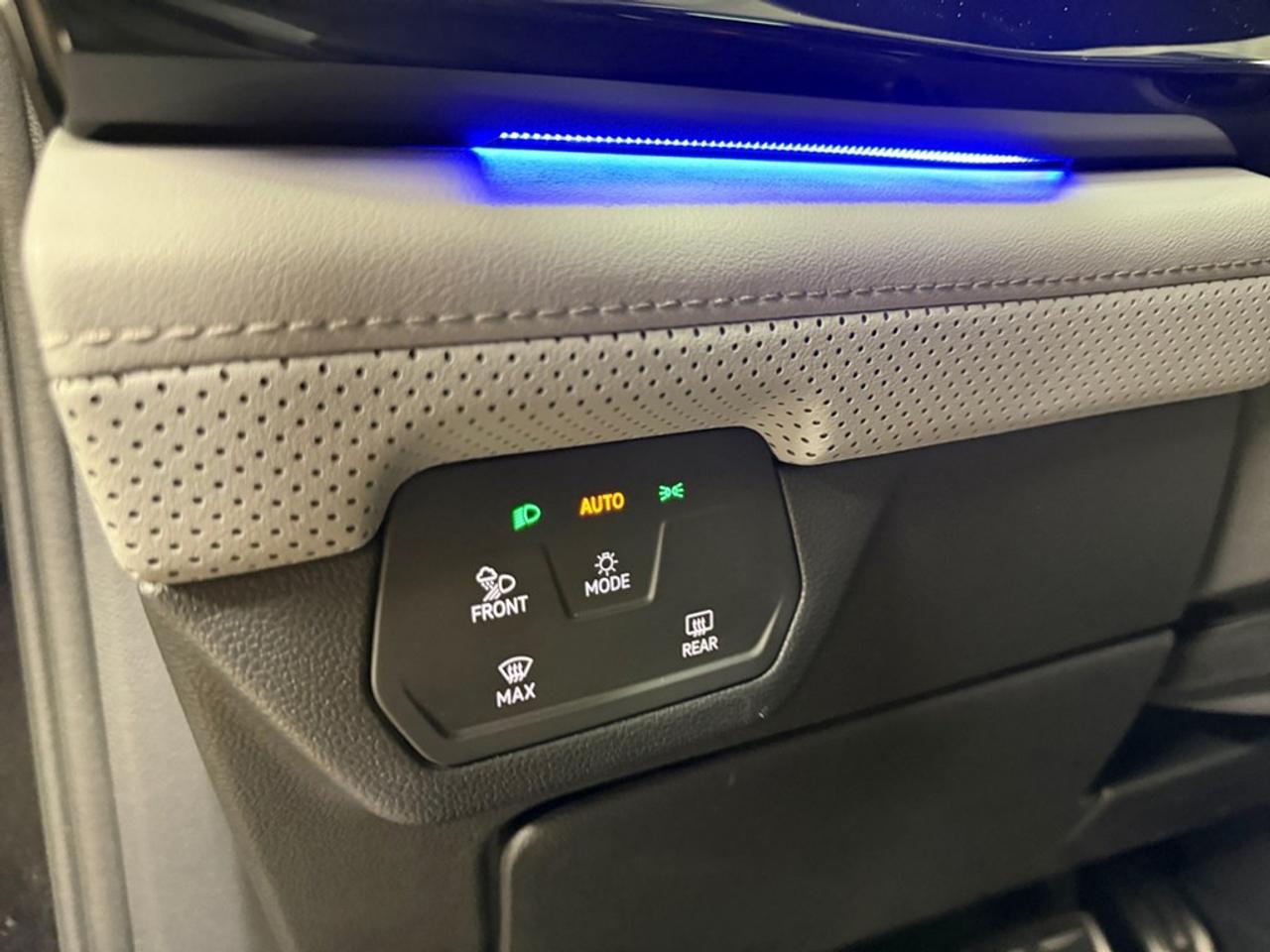 2024 Volkswagen Atlas Peak Edition 2.0 TSI 4MOTION Photo