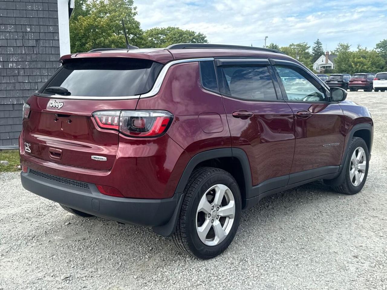 2021 Jeep Compass Latitude Photo