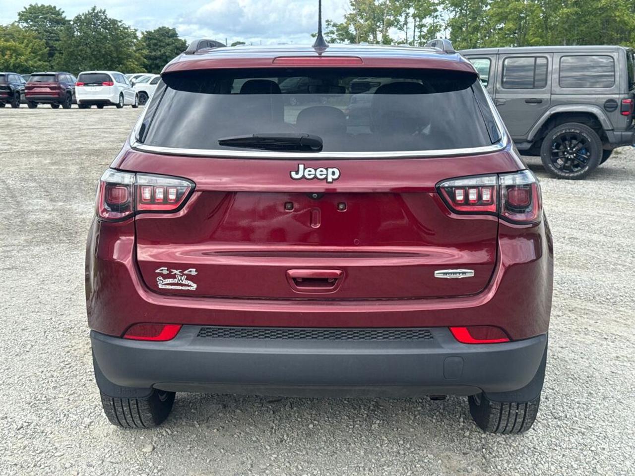 2021 Jeep Compass Latitude Photo