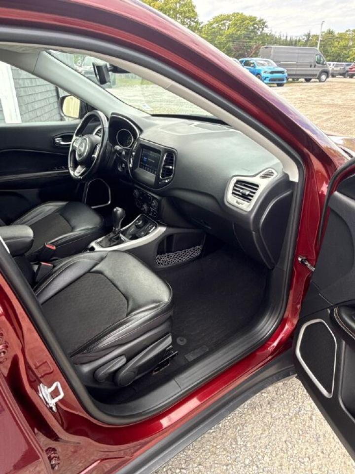 2021 Jeep Compass Latitude Photo