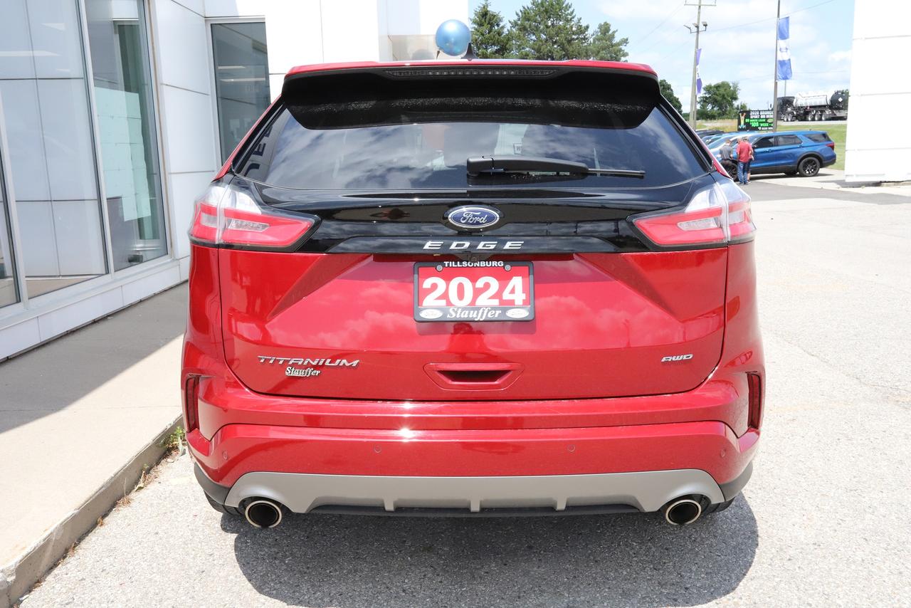 2024 Ford Edge Titanium AWD Photo4