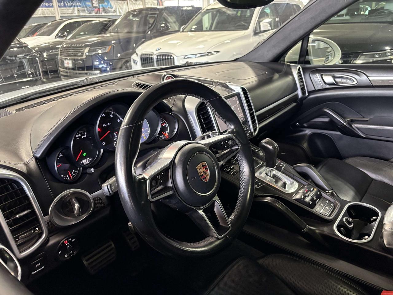 2017 Porsche Cayenne Turbo AWD|V8|NAV|BOSE|SPORTCHRONO|LEATHER|PANOROOF Photo