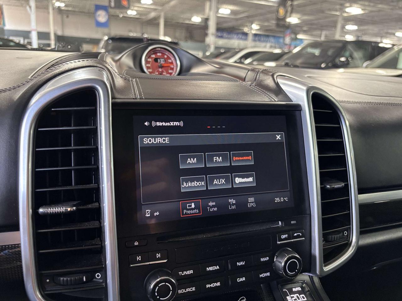 2017 Porsche Cayenne Turbo AWD|V8|NAV|BOSE|SPORTCHRONO|LEATHER|PANOROOF Photo