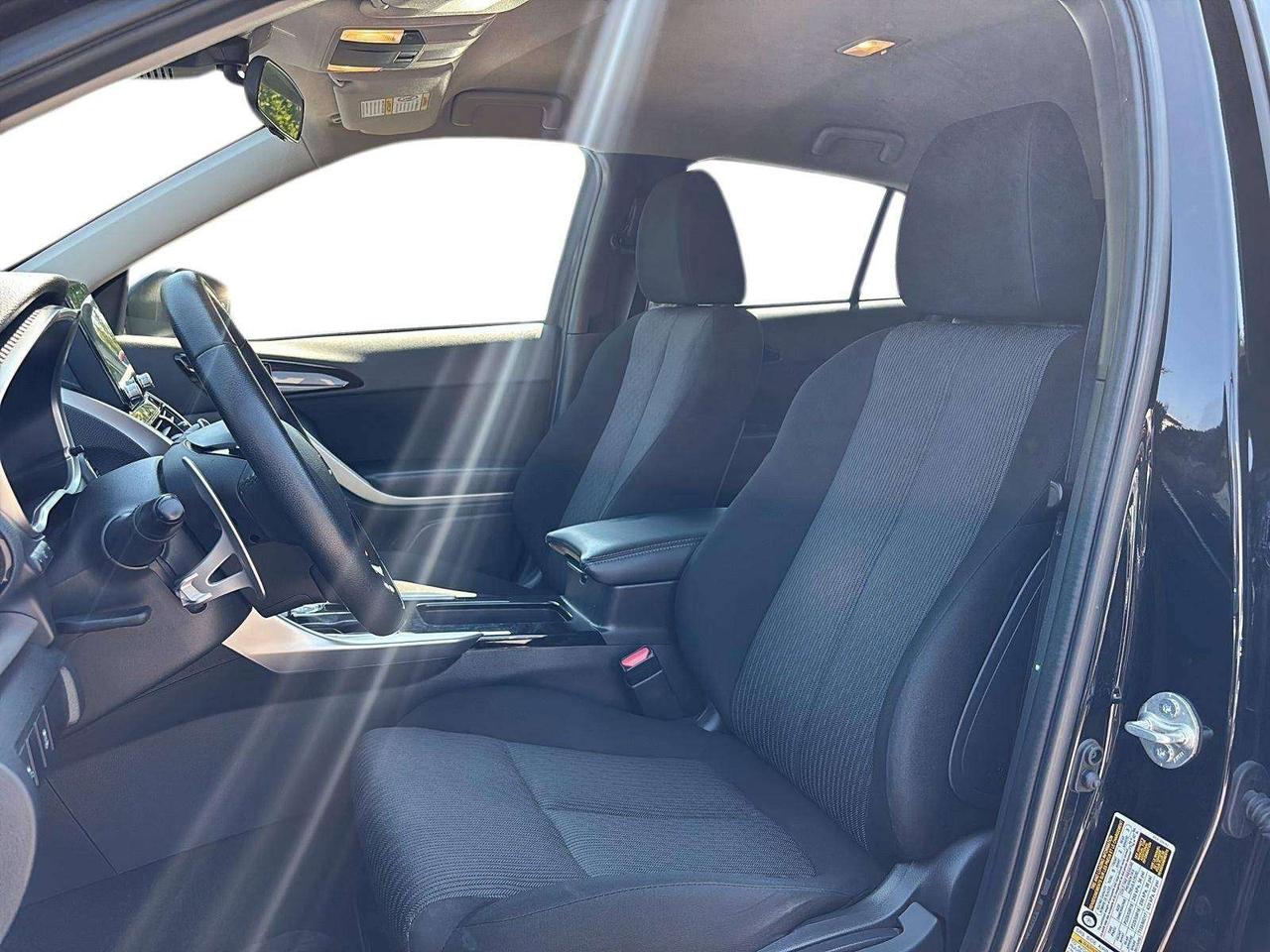 2024 Mitsubishi Eclipse Cross SE Car Play|One Owner|heated Photo