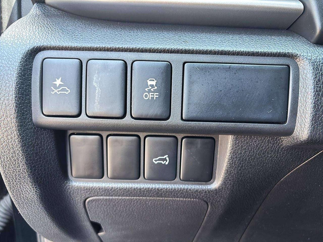 2024 Mitsubishi Eclipse Cross SE Car Play|One Owner|heated Photo